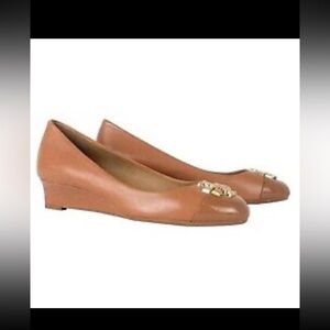 Tory Burch Everly Cap Toe Wedge Pump Nappa Leather/Patent Leather/Tan
